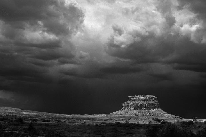 Fajada Butte a b-w.jpg